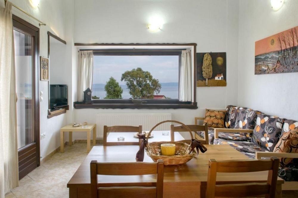 Katevi Luxury Seafront * Ierissos