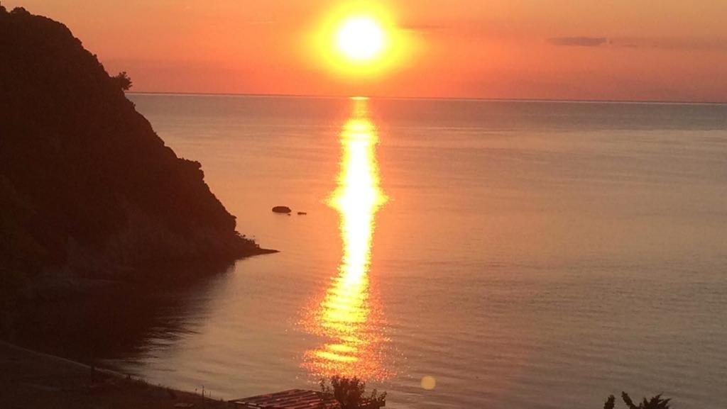 Katevi Luxury Seafront Ierissos