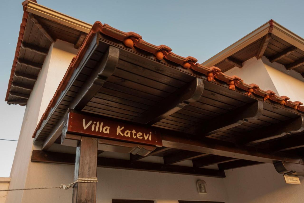 Villa Katevi Luxury Seafront *